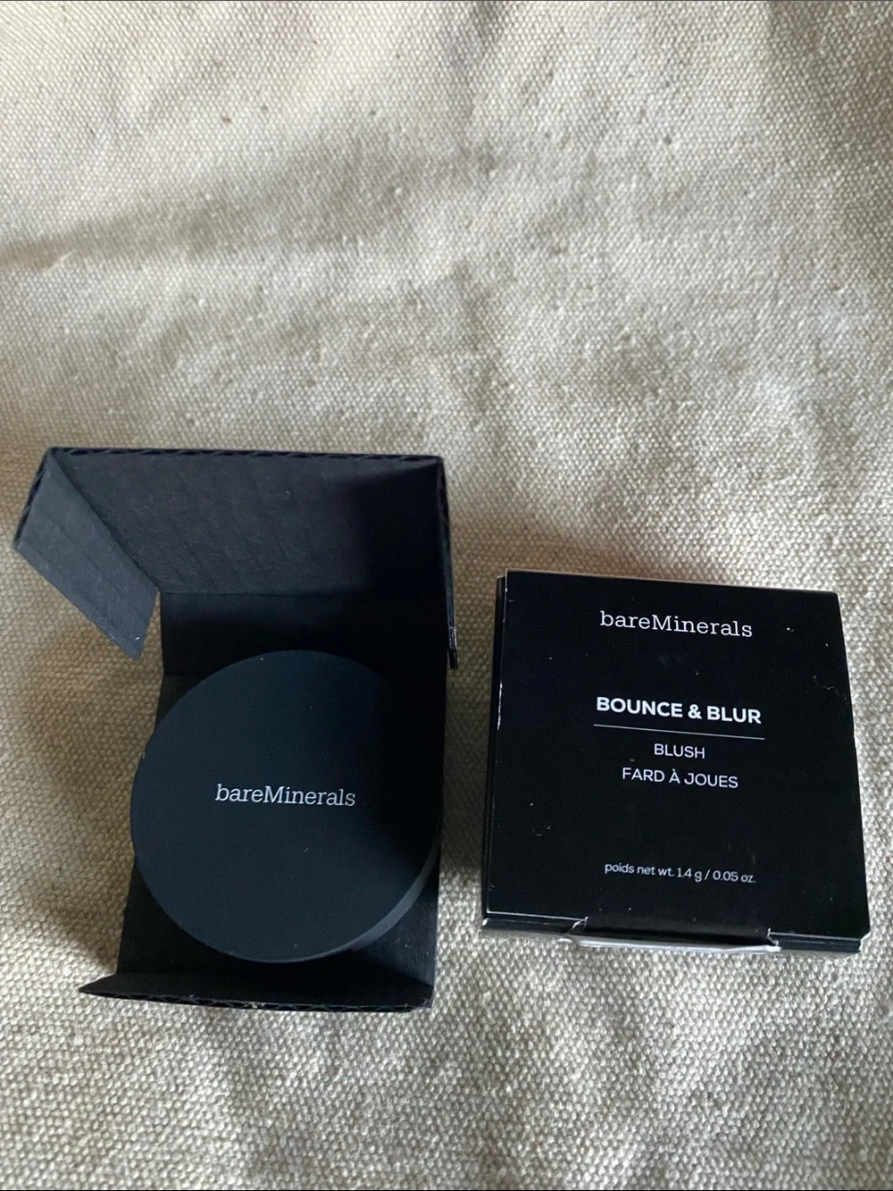 bareMinerals Bounce & Blur Blush in Black Packaging